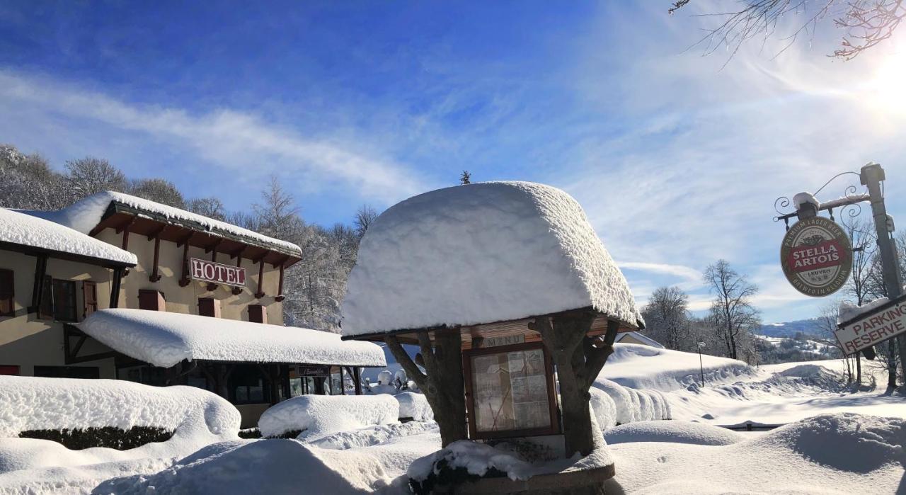 Hotel L'Escoundillou Saint-Jacques-des-Blats Zewnętrze zdjęcie