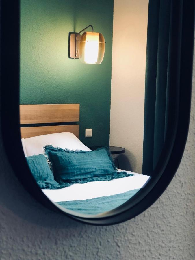 Hotel L'Escoundillou Saint-Jacques-des-Blats Zewnętrze zdjęcie