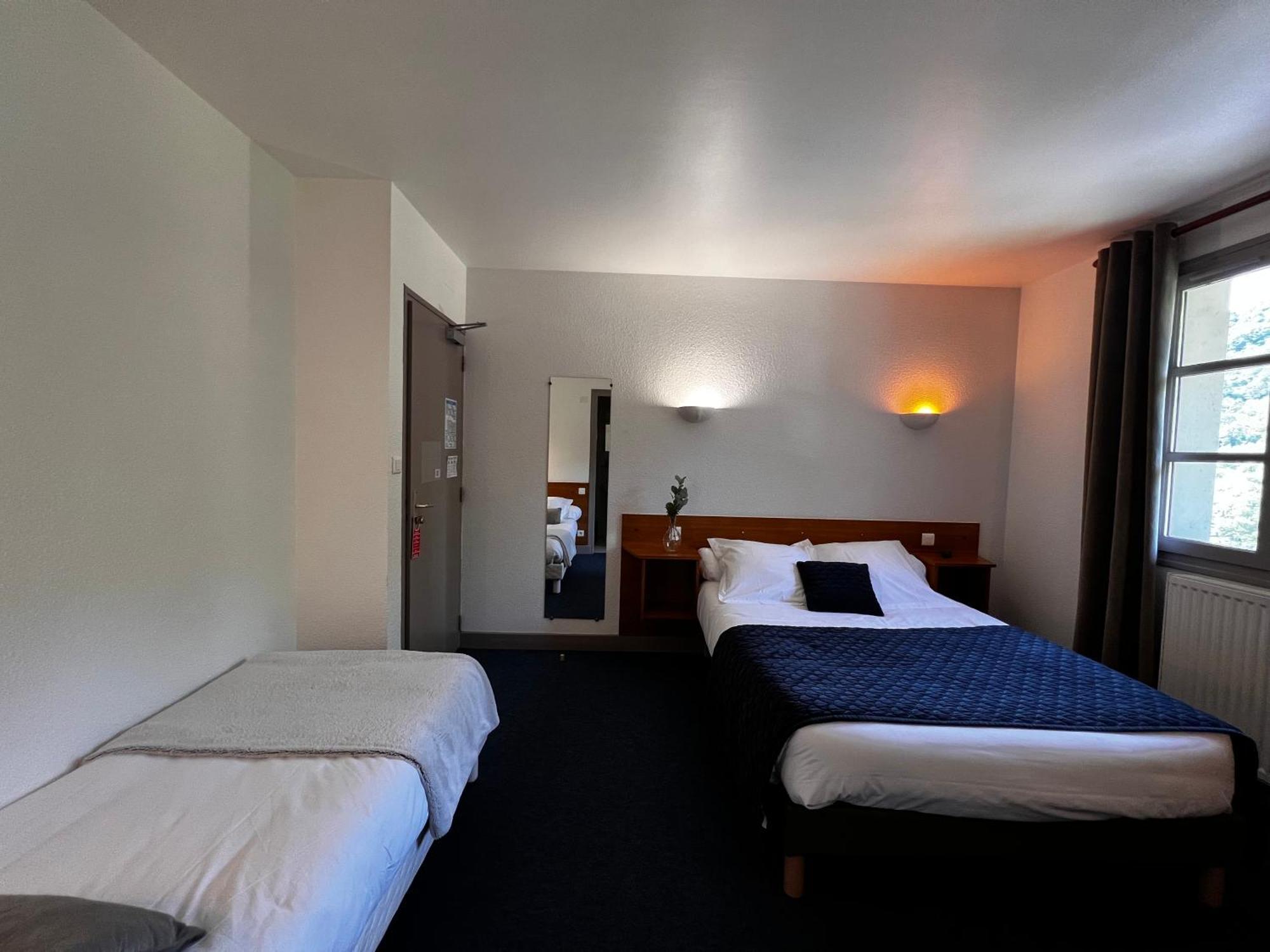 Hotel L'Escoundillou Saint-Jacques-des-Blats Zewnętrze zdjęcie