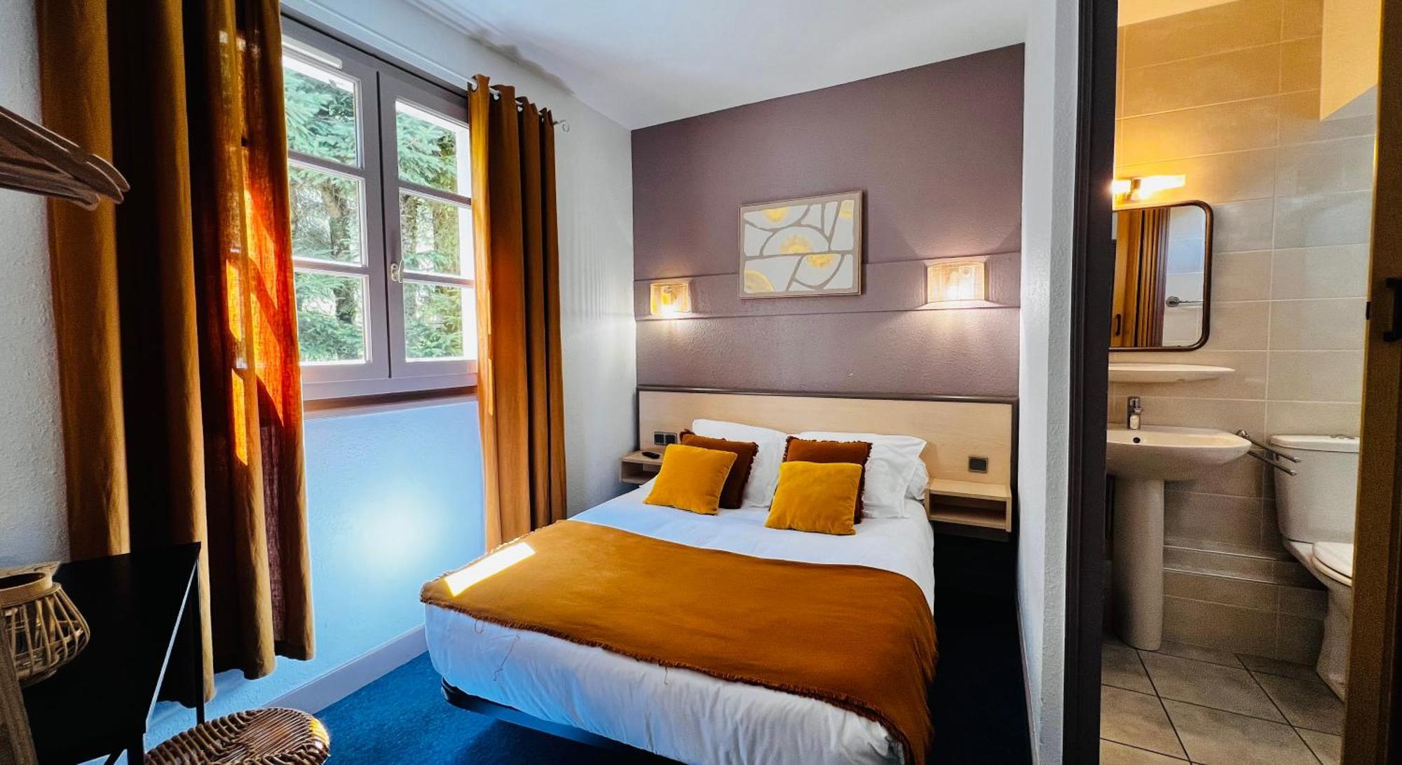 Hotel L'Escoundillou Saint-Jacques-des-Blats Zewnętrze zdjęcie