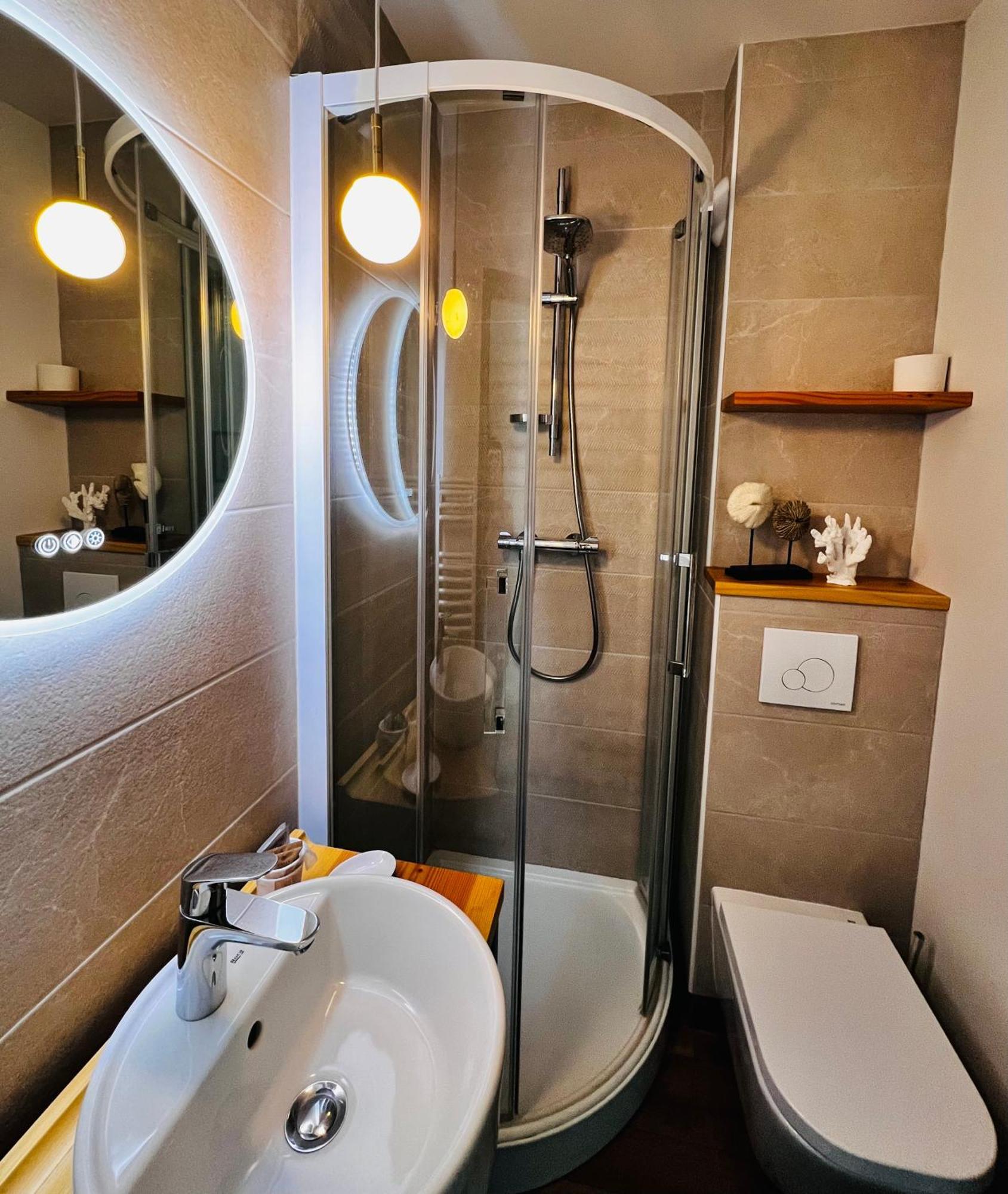Hotel L'Escoundillou Saint-Jacques-des-Blats Zewnętrze zdjęcie