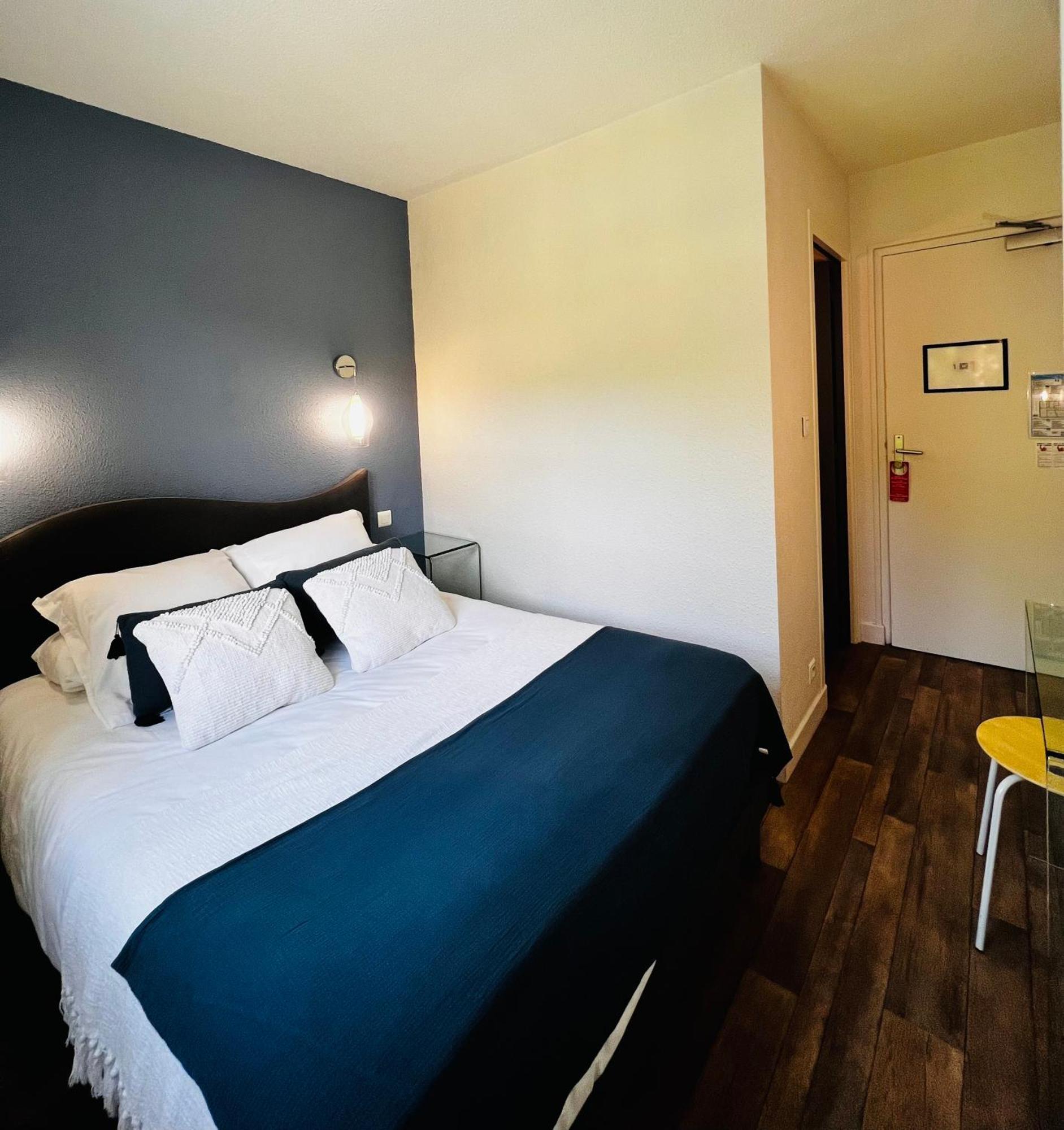 Hotel L'Escoundillou Saint-Jacques-des-Blats Zewnętrze zdjęcie